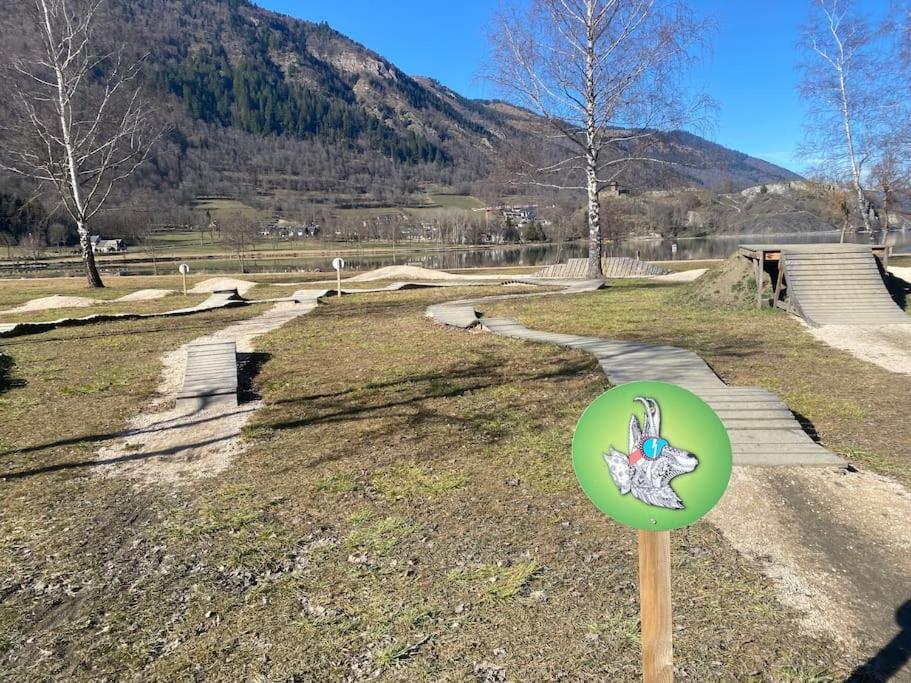 Charmant T4 Duplex Vue Montagne Луданвьел Екстериор снимка