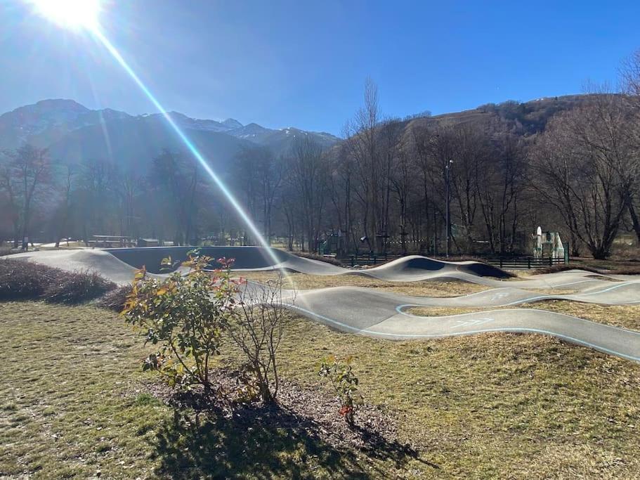 Charmant T4 Duplex Vue Montagne Луданвьел Екстериор снимка